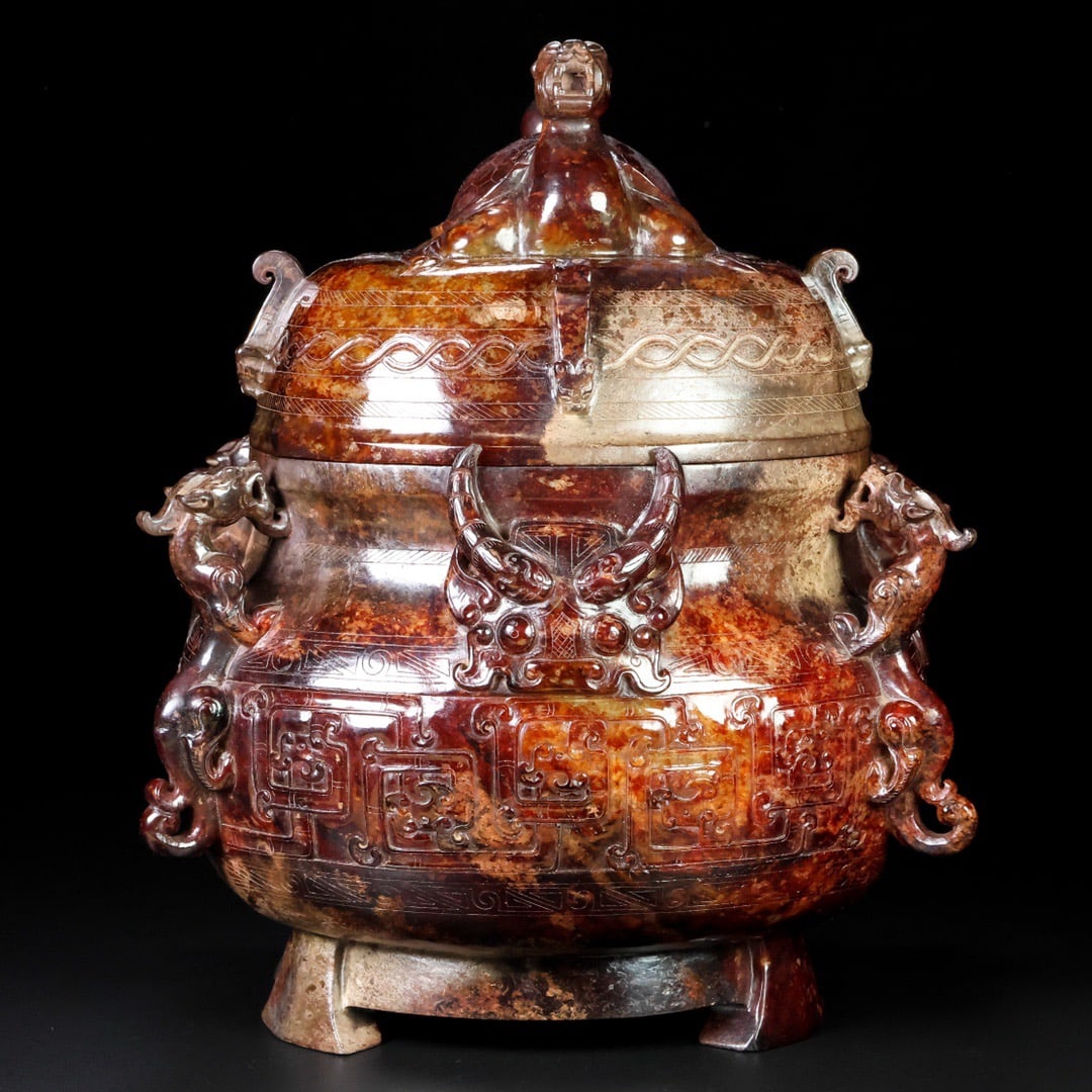 Hotan Tamacang: The Hetian jade carving is exquisite, with smooth lines and perfect condition. Details are shown in the picture. It measures 24cm in length, 19cm in width, and 29cm in height, and weighs 4500g. Proven
