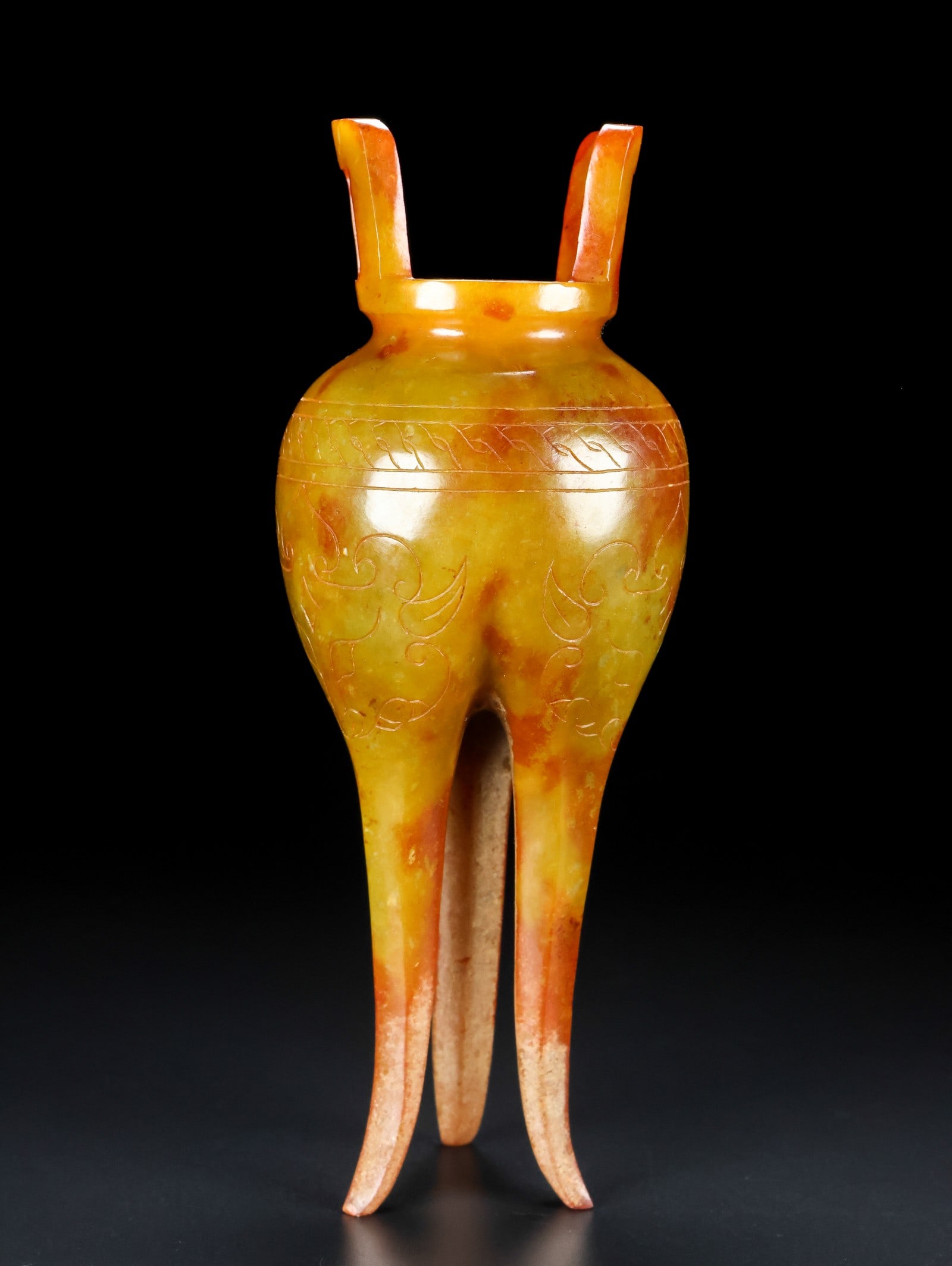 Hetian jade tall incense burner: Hetian jade high-footed incense burner: Height: 18cm, Circumference: 8cm, Weight: 347g Provenance:Private collection from a professor in University of Nottingham. We warmly invite collectors, colleagu