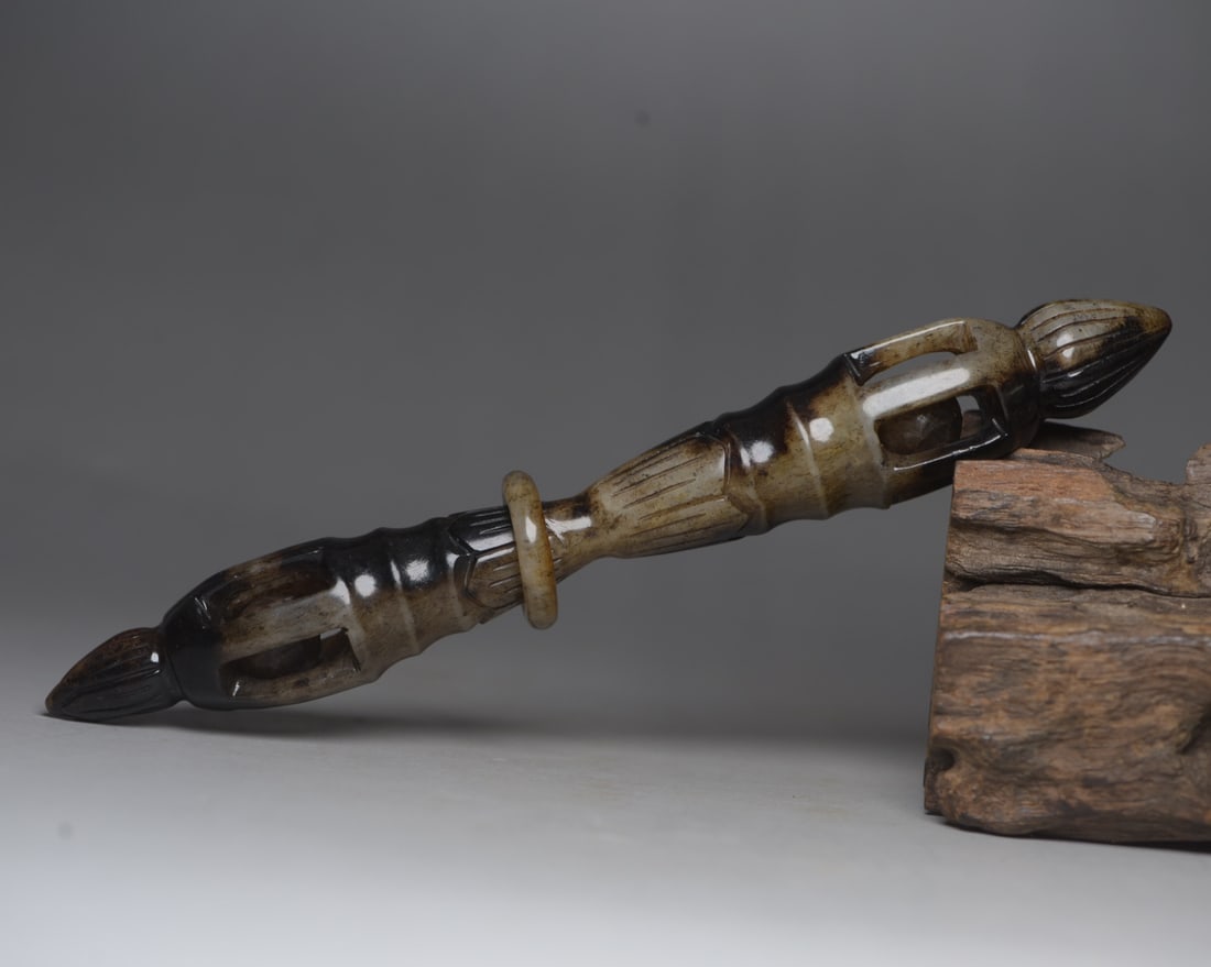 Hetian jade ritual implements (1 of 9)