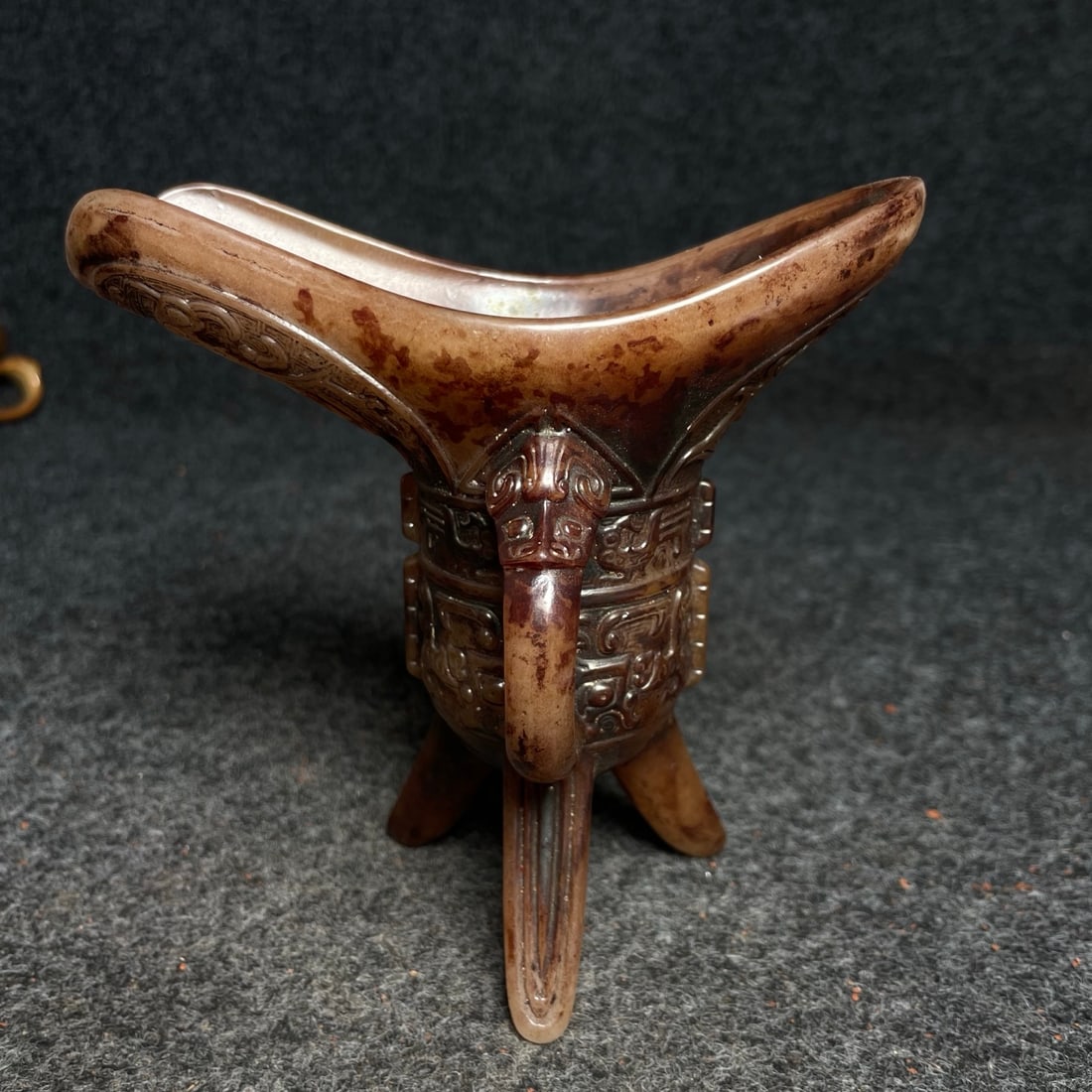 Ancient Jade Cup Ornament: The dimensions of a single ancient jade goblet ornament are: 12.5 cm (length) x 8 cm (width) x 12.5 cm (height). Provenance:Private collection of a retired doctor in Nottingham. We warmly invite colle