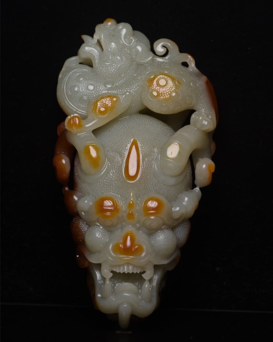Hetian jade ornaments: Hetian jade dimensions: 15 x 7.7 x 3.8 cm, weight 506 g. Provenance:Private collection of a retired doctor in Nottingham. We warmly invite collectors, colleagues, and friends to join us for our auctio