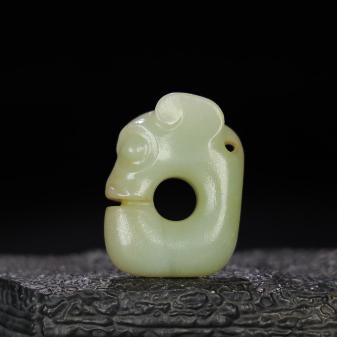 Former Collection of Hetian Jade Pig-Dragon: This old Hetian jade pig-dragon piece has a delicate and oily texture, with a well-developed patina. Details are shown in the picture. It measures 3.9cm in length, 1.6cm in width, 5.1cm in height, and