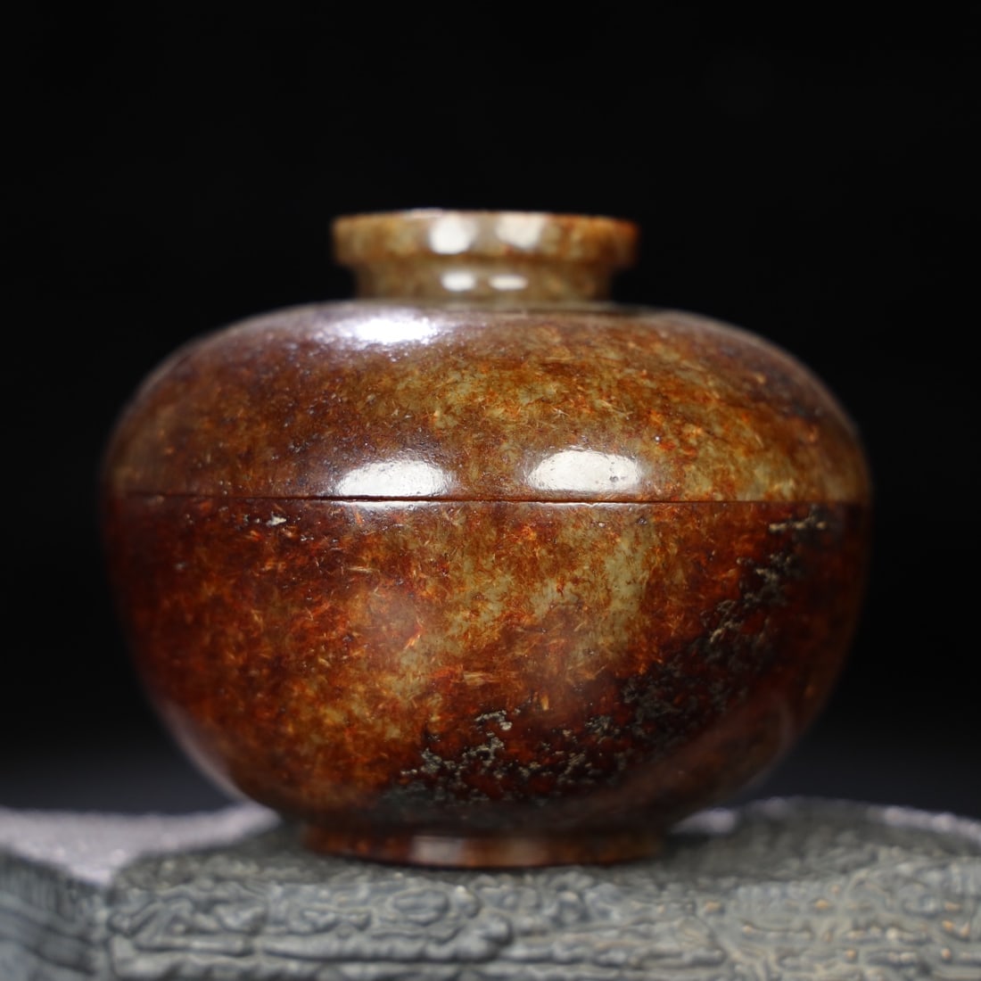 Old Collection of Hetian Jade Dendrobium: This old Hetian jade vessel has a fine, oily texture and a well-developed patina. It measures 8.7cm in height, 10.8cm in diameter, and weighs 310g. Provenance:Private collection from a professor in Ne
