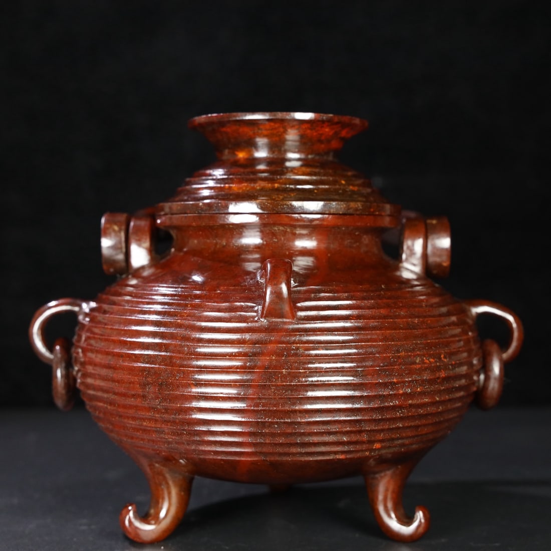 Formerly owned Hetian jade vessel with handle: This is a Hetian jade vessel with a handle, formerly in the collection. The jade is delicate and lustrous, with a well-developed patina. It measures 20.5cm in height, 19cm in length, 16cm in width, an