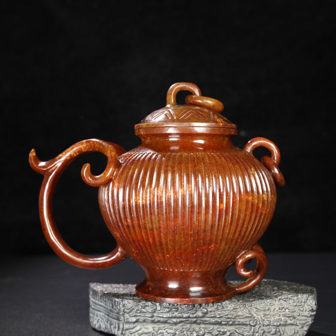 Old Collection of Hetian Jade Vessels: This is a formerly owned Hetian jade vessel. The jade is fine-grained, and the patina is visible. Details are shown in the picture. It measures 17.8cm in length, 11cm in width, and 14.5cm in height, a