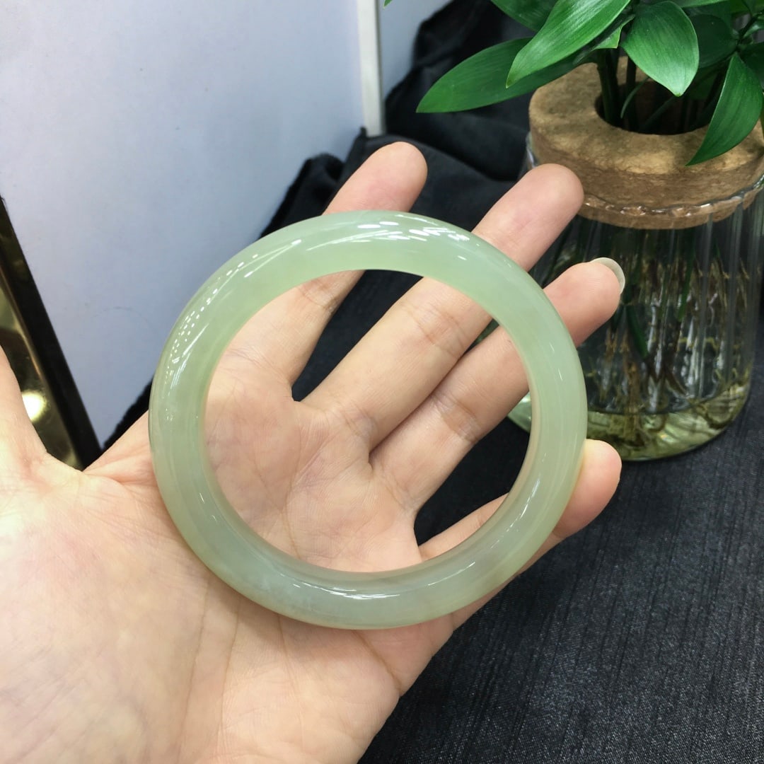 Hetian jade bracelet (1 of 6)