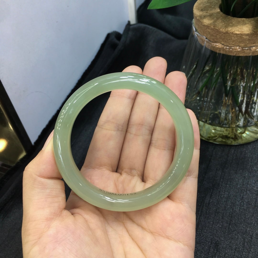 Hetian jade bracelet (1 of 5)