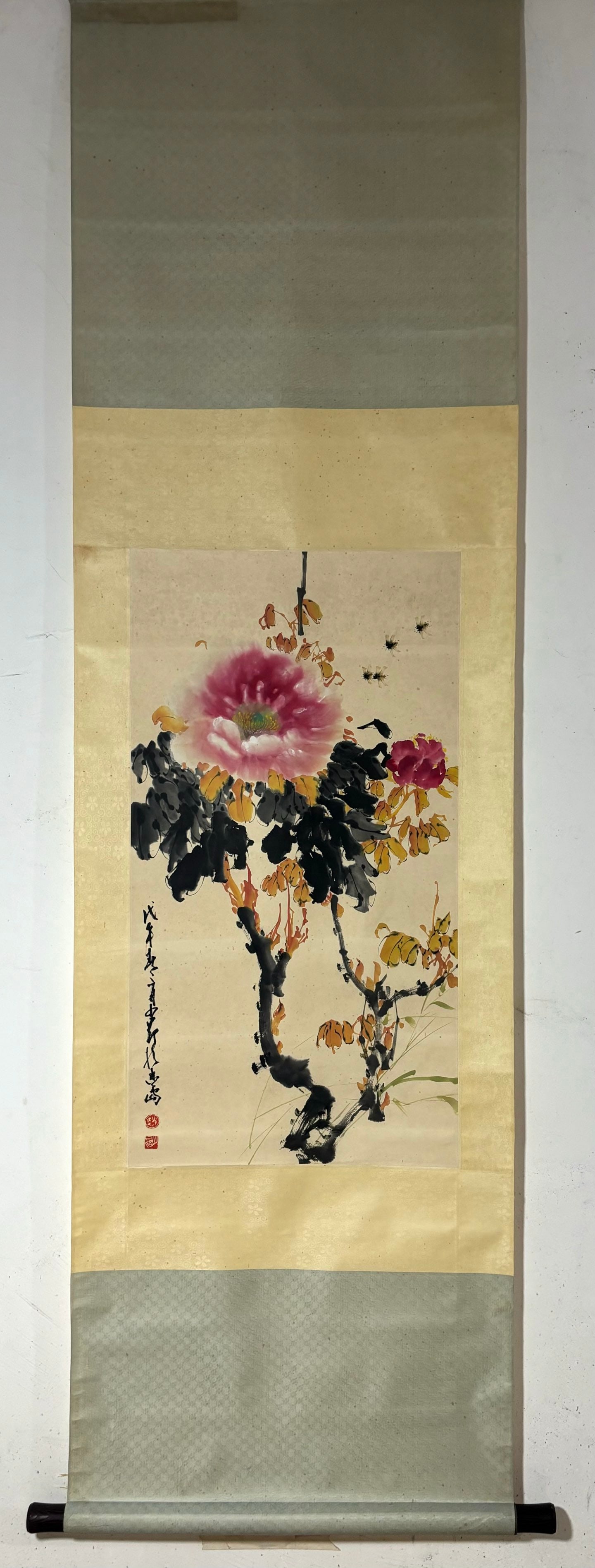 Zhao Shaoang's Flower and Bird Painting Hanging Scroll: Zhao Shaoang's Flower and Bird Painting Hanging Scroll, 83 x 45 cm Provenance:Private collection, Athens, Greece. We warmly invite collectors, colleagues, and friends to join us for our auctions and l