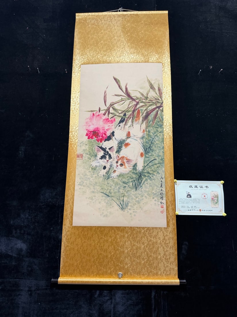 Xu Beihong's Two Cats: Large four-foot hanging scroll, aged with certificate and anti-counterfeiting features: Two Cats; Artist: Xu Beihong; Material: Xuan paper; Dimensions: Height 186cm, Width 69cm; Painting core dimensio
