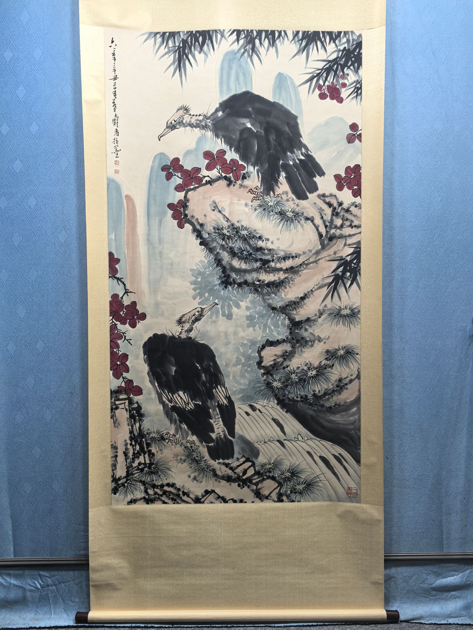 Pan Tianshou's exquisite paper painting: Flowers and Birds (six feet): Pan Tianshou's Fine Paper Painting: Flowers and Birds (Six Feet) Painting Size: 97 x 178 cm Provenance:from a private collector in Luxembourg. We warmly invite collectors, colleagues, and friends to j