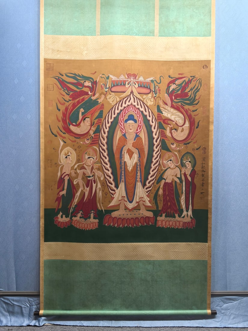 A Fine Silk Guanyin Painting by Emperor Huizong of Song: A fine silk Guanyin painting by Emperor Huizong of the Song Dynasty, measuring 127.7 x 141.7 cm. Provenance:from a private collector in Luxembourg. We warmly invite collectors, colleagues, and friends