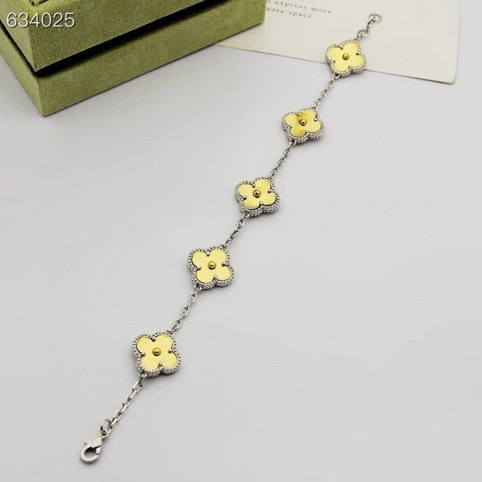 Van Cleef & Arpels necklace: We offer FREE SHIPPING for both domestic and international clients who bid over $500. Limited Edition Christmas Necklace with Laser Four-Leaf Clover Design. This collection features a dynamic design w