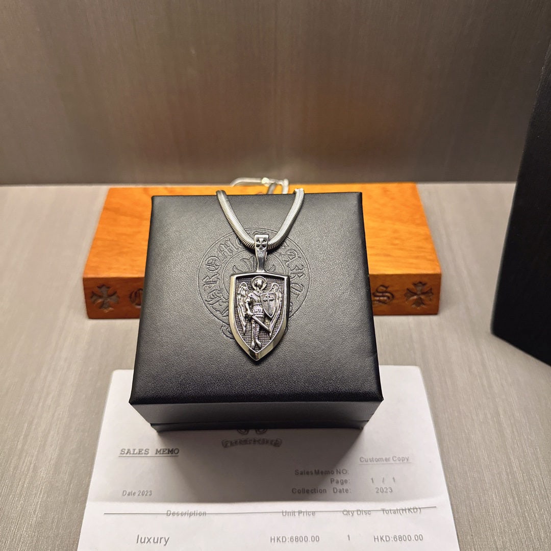 Chrome Hearts necklace: We offer FREE SHIPPING for both domestic and international clients who bid over $500. Chrome Hearts classic brooches, each with unique designs and patterns, offer a distinctive style. The cross and sc