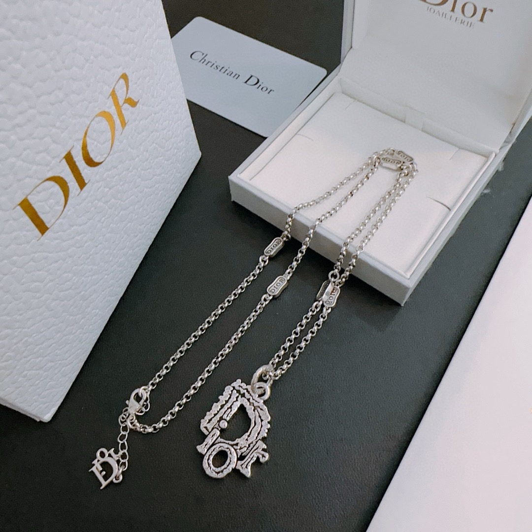 DIOR bracelet: We offer FREE SHIPPING for both domestic and international clients who bid over $500. DIOR bracelet, a retro and trendy must-have for men and women, suitable for couples, rock and punk style, Thai sil