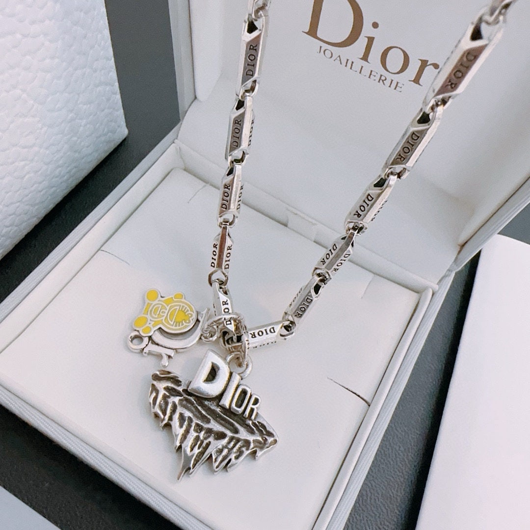 DIOR bracelet: We offer FREE SHIPPING for both domestic and international clients who bid over $500. DIOR bracelet, a retro and trendy must-have for men and women, suitable for couples, rock and punk style, Thai sil