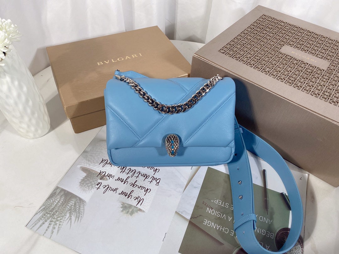 Bvlgari Serpenti Cabochon: We offer FREE SHIPPING for both domestic and international clients who bid over $500. The Bvlgari Serpenti Cabochon crossbody bag features a captivating oversized graphic pattern and bold metallic det