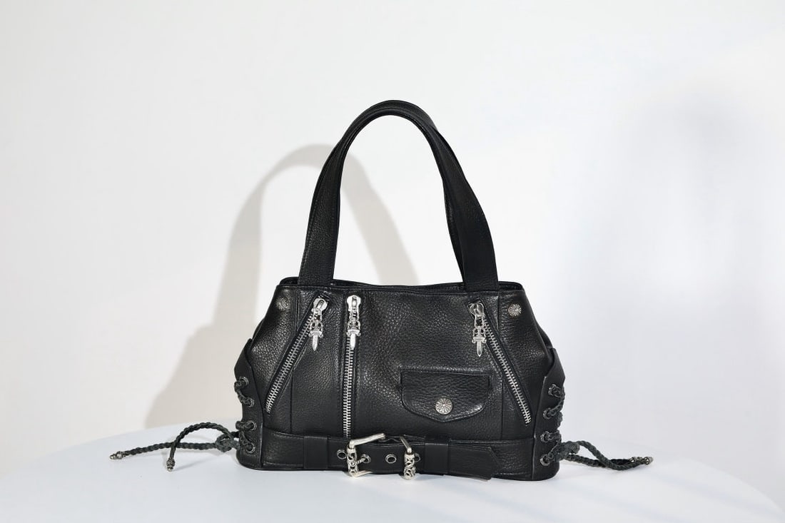 Chrome Hearts JJ dean: We offer FREE SHIPPING for both domestic and international clients who bid over $500. Chrome Hearts JJ Dean Motorcycle Shoulder Bag, Black Leather (Approx. 184g), Dimensions: 34x20.5x6cm A wonderful g