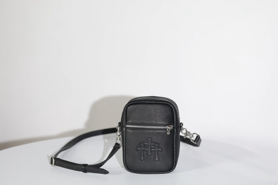 Chrome Hearts TAKA: We offer FREE SHIPPING for both domestic and international clients who bid over $500. Chrome Hearts TAKA Camera Bag Crossbody Bag, Black Tumbled Leather (Approx. 107g), Dimensions: 16x12x6cm A wonderf