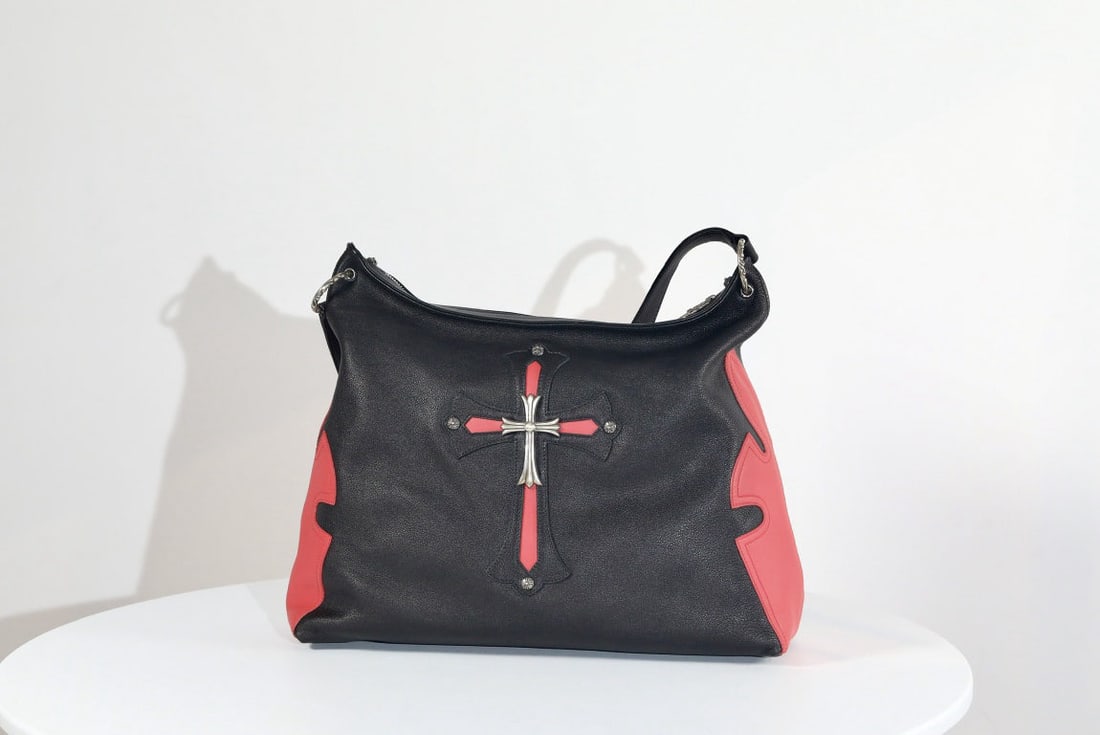 Chrome Hearts Little Lyon: We offer FREE SHIPPING for both domestic and international clients who bid over $500. Chrome Hearts Little Lyon Shoulder/Crossbody Bag, Black and Red Tumbled Leather (Approx. 131g), Dimensions: 41x34x