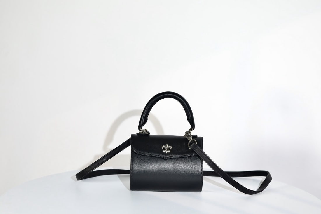 Chrome Hearts Doc Adams: We offer FREE SHIPPING for both domestic and international clients who bid over $500. Chrome Hearts Doc Adams Scout Flower Shell Handbag/Crossbody Bag, Black Leather (Approx. 114g), Dimensions: 18.5x1