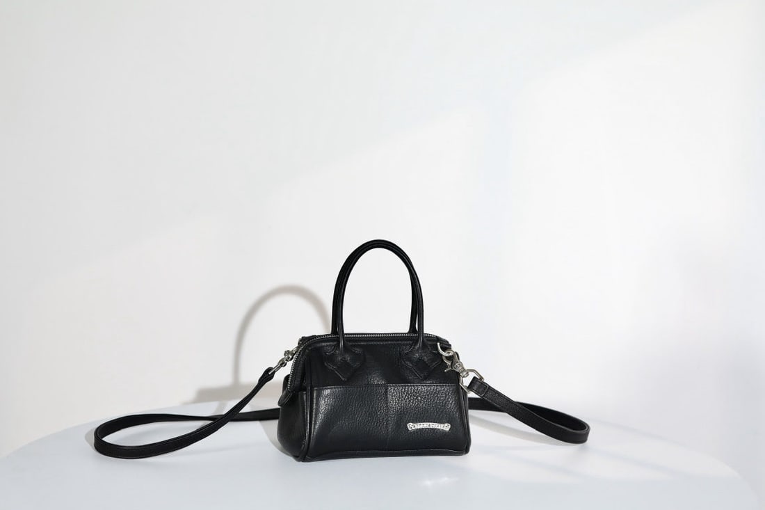 Chrome Hearts mochita: We offer FREE SHIPPING for both domestic and international clients who bid over $500. Chrome Hearts Mochita ??Little Grenade?? Handbag/Crossbody Bag, Black Leather, Dimensions: 20x11x12cm A wonderful 