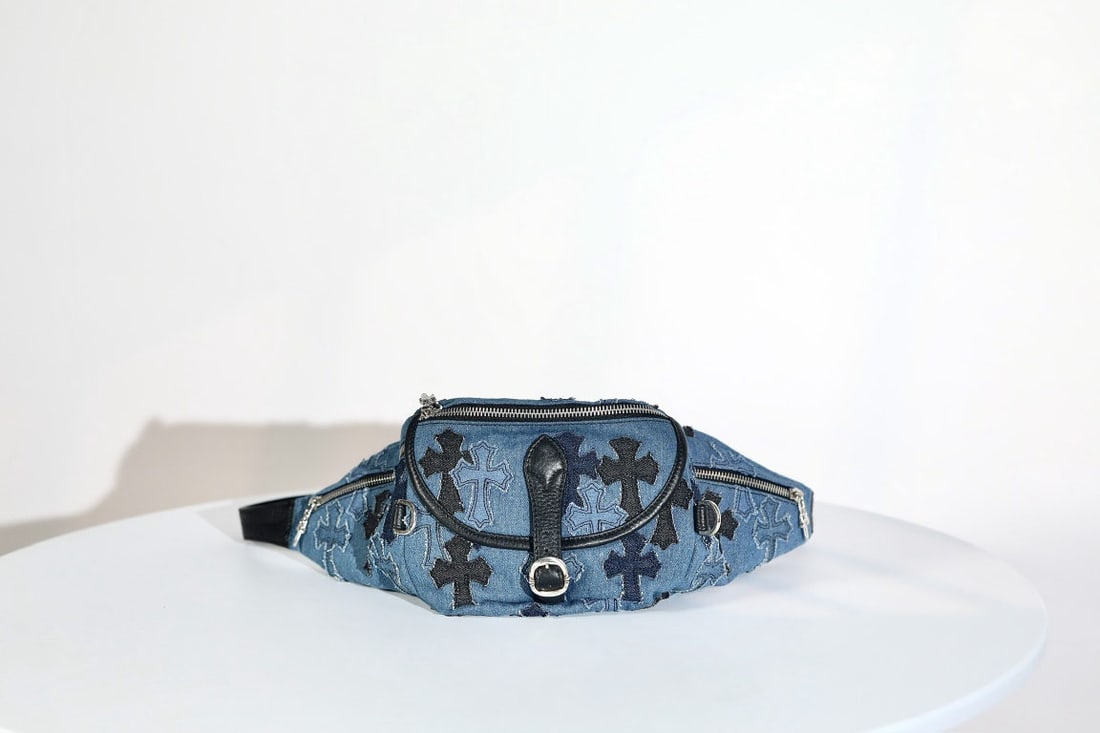Chrome Hearts Cowboy patches Snat Pack: We offer FREE SHIPPING for both domestic and international clients who bid over $500. Chrome Hearts Cowboy Patches Snat Pack, denim and leather patchwork waist bag (approx. 114g total weight). Dimensi