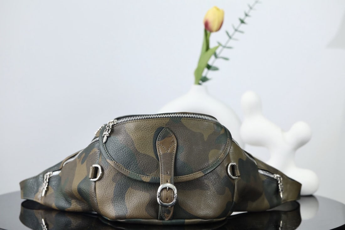 Chrome Hearts camouflage green waist bag, classic chest bag/crossbody bag, Snat pack: We offer FREE SHIPPING for both domestic and international clients who bid over $500. Chrome Hearts Camo Green Fanny Pack, Classic Chest Bag/Snatch Pack. Since the retro trend revived, fanny packs fro