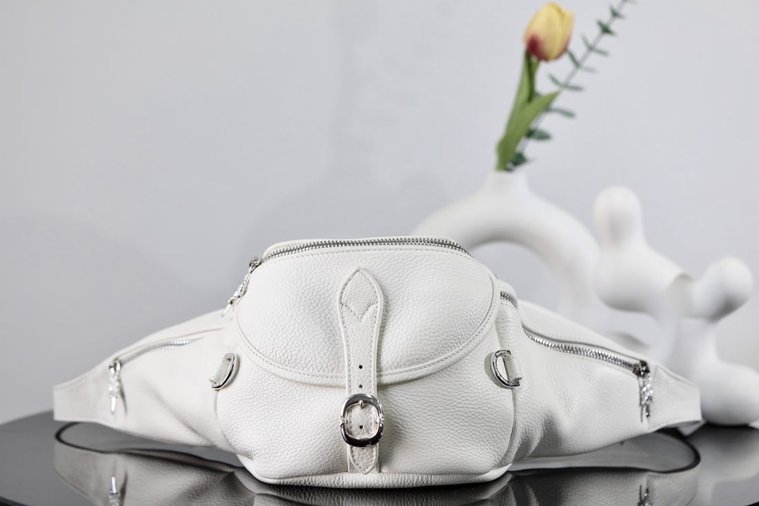 Chrome Hearts Chest Bag, Waist Bag, Crossbody Bag, Snat Pack: We offer FREE SHIPPING for both domestic and international clients who bid over $500. Chrome Hearts Snat Pack, White Classic Size. A trendy, cool girl can't be without a white bag! White is very sweet