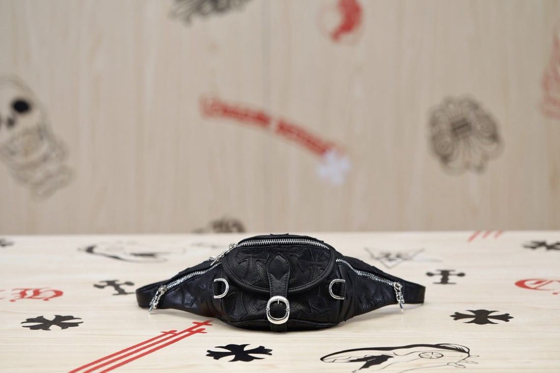 Chrome Hearts All-Black Cross Waist Bag: We offer FREE SHIPPING for both domestic and international clients who bid over $500. Chrome Hearts All-Black Cross Waist Bag: From fashion bloggers on the streets of Fashion Week to popular idols in 