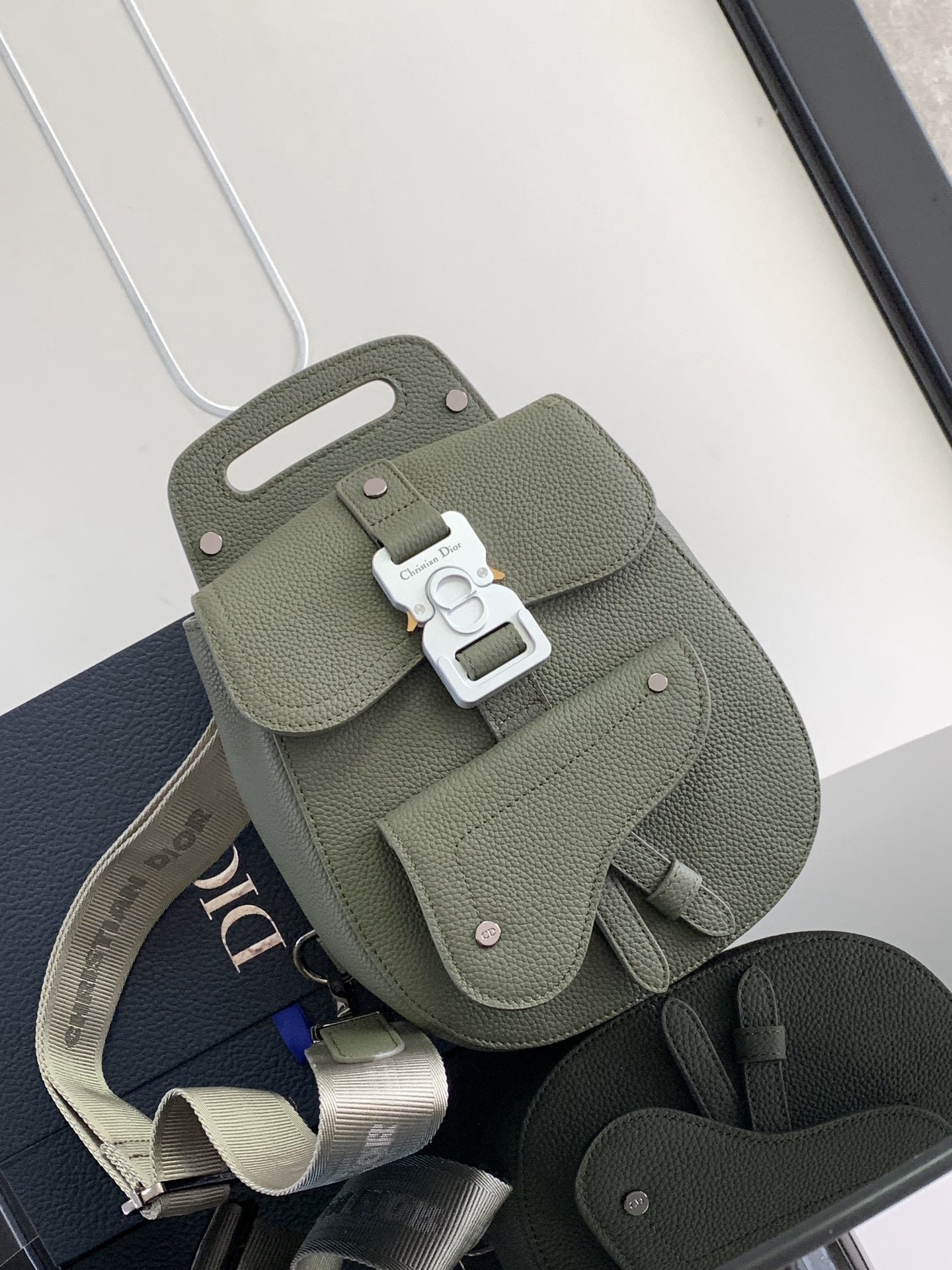 Christian Dior Gallop: We offer FREE SHIPPING for both domestic and international clients who bid over $500. The Dior Gallop shoulder bag is stylish and chic, embodying the classic saddle logo. Crafted from khaki grained ca