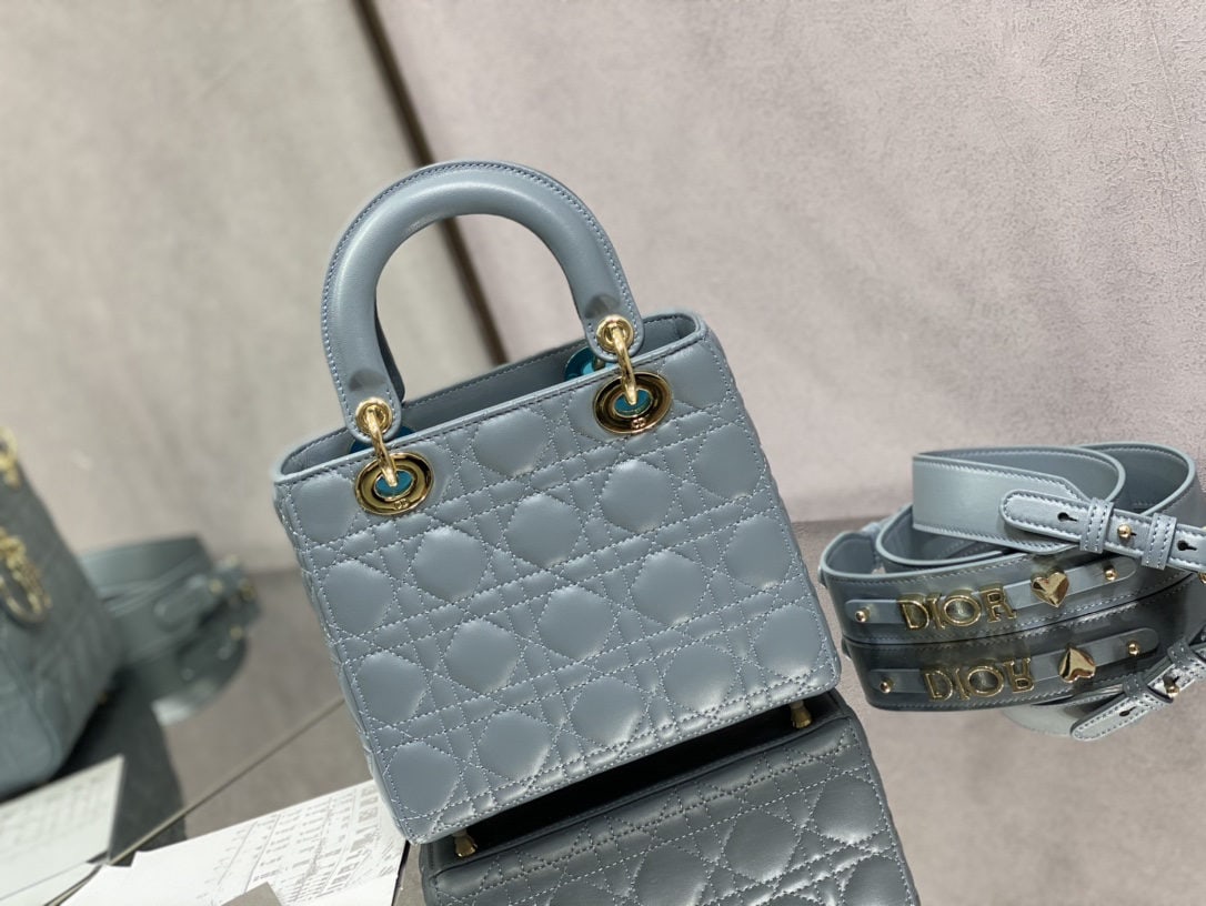Christian Dior: We offer FREE SHIPPING for both domestic and international clients who bid over $500. Ladydior's elegant and classic light blue four-compartment enamel clasp design is timeless, adorned with matching 