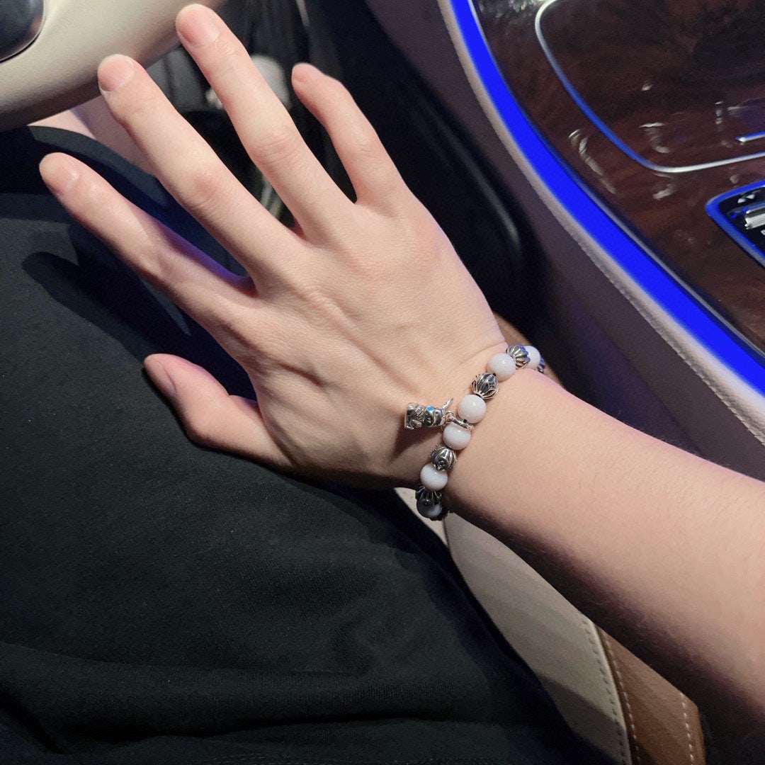 LV bracelet: We offer FREE SHIPPING for both domestic and international clients who bid over $500. LV Multi-Element Agate Thai Silver Style Bracelet, G-Dragon Celebrity Style, Retro Trendy Fashion, Suitable for Me
