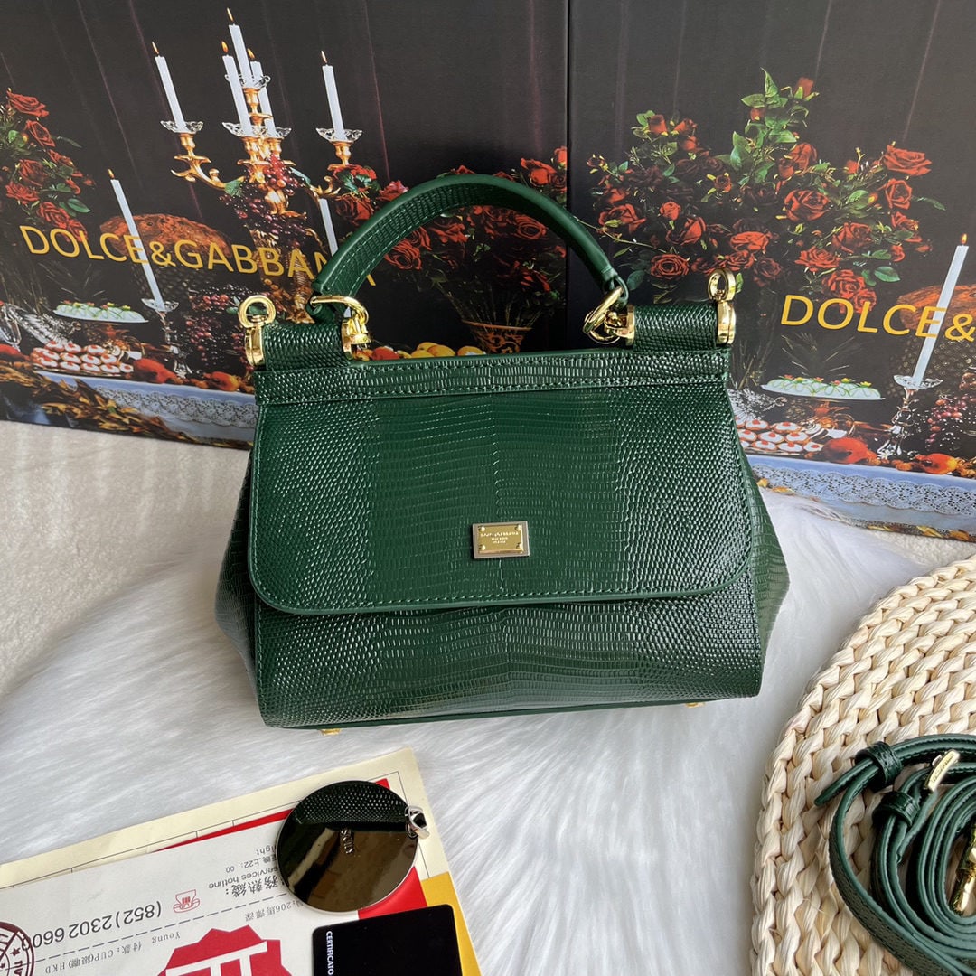 Dolce & Gabbana: We offer FREE SHIPPING for both domestic and international clients who bid over $500. Dolce & Gabbana Lizard Diamond Perfect Bag Shape, made of top-grain lizard-patterned calfskin. A versatile bag sty