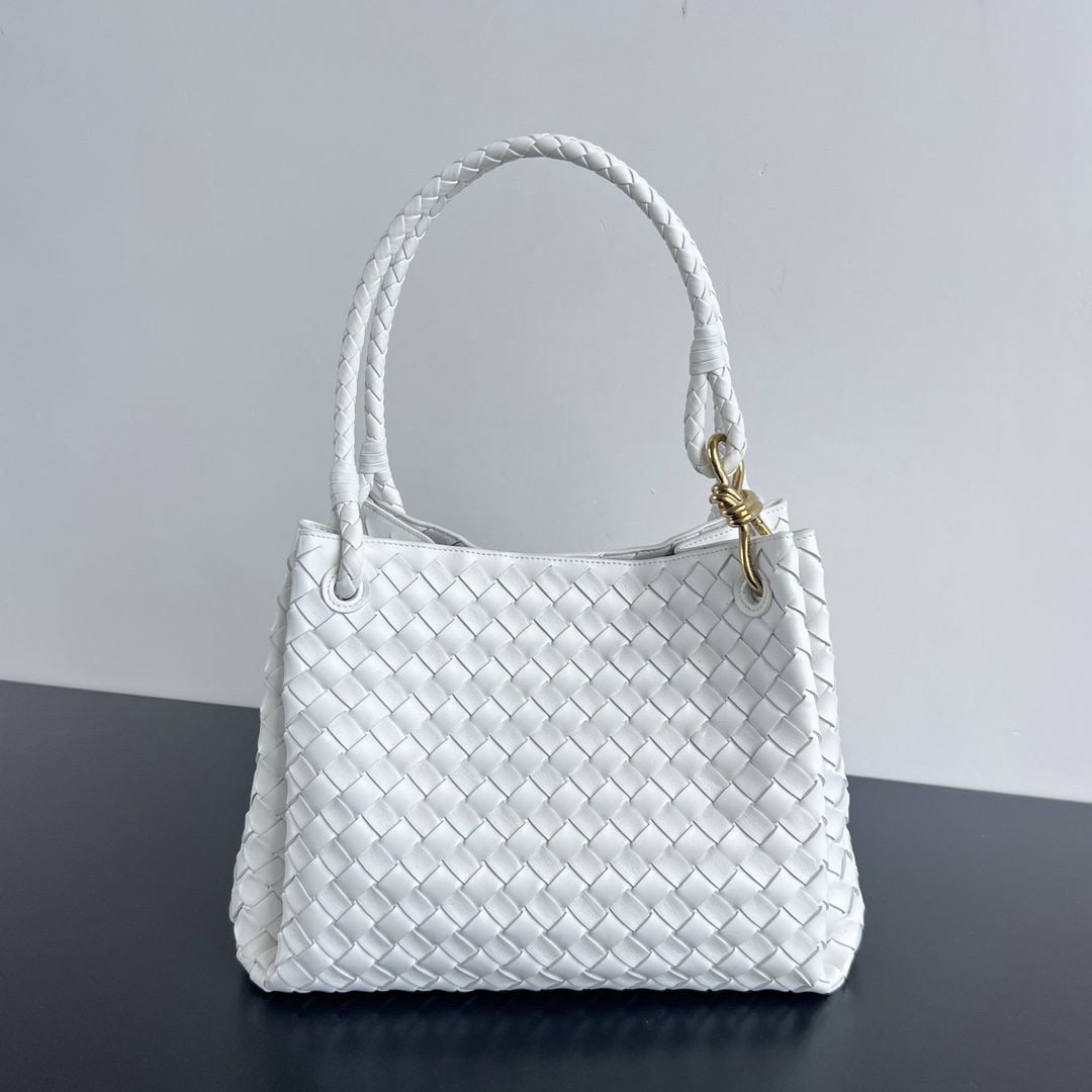 Bottega Veneta intrecciato: We offer FREE SHIPPING for both domestic and international clients who bid over $500. Bottega Veneta intrecciato woven leather shoulder bag 7, with a detachable shoulder strap and a mini pouch inside.
