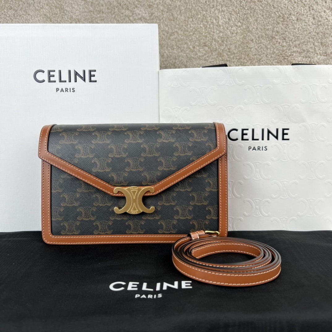 Celine ENVELOPPE TRIOMPHE: We offer FREE SHIPPING for both domestic and international clients who bid over $500. ENVELOPPE TRIOMPHE Signature Print Calfskin Envelope Bag, 22x15x5 cm, featuring the signature print, calfskin trim