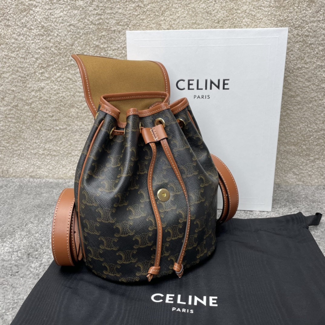 Celine FOLCO TRIOMPHE CANVAS: We offer FREE SHIPPING for both domestic and international clients who bid over $500. The FOLCO TRIOMPHE CANVAS logo-print Wagyu leather mini backpack measures 17x20x7 cm. This model cannot accommodat