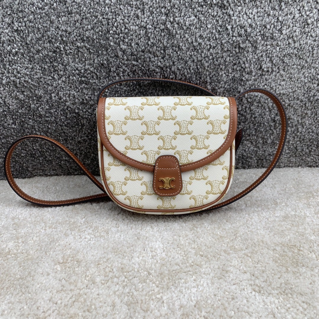 Celine BESACE: We offer FREE SHIPPING for both domestic and international clients who bid over $500. BESACE Mini Logo Print Wagyu Leather Handbag, 15x11x4 cm, featuring the TRIOMPHE CANVAS logo print, calfskin