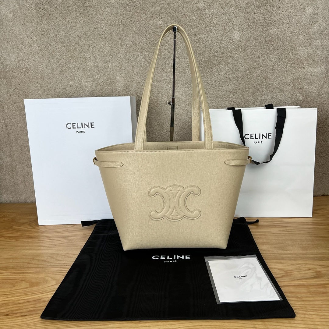 Celine: We offer FREE SHIPPING for both domestic and international clients who bid over $500. The CABAS ANAIS small size feels exceptionally sophisticated and refined, with a relaxed, vintage vibe that's