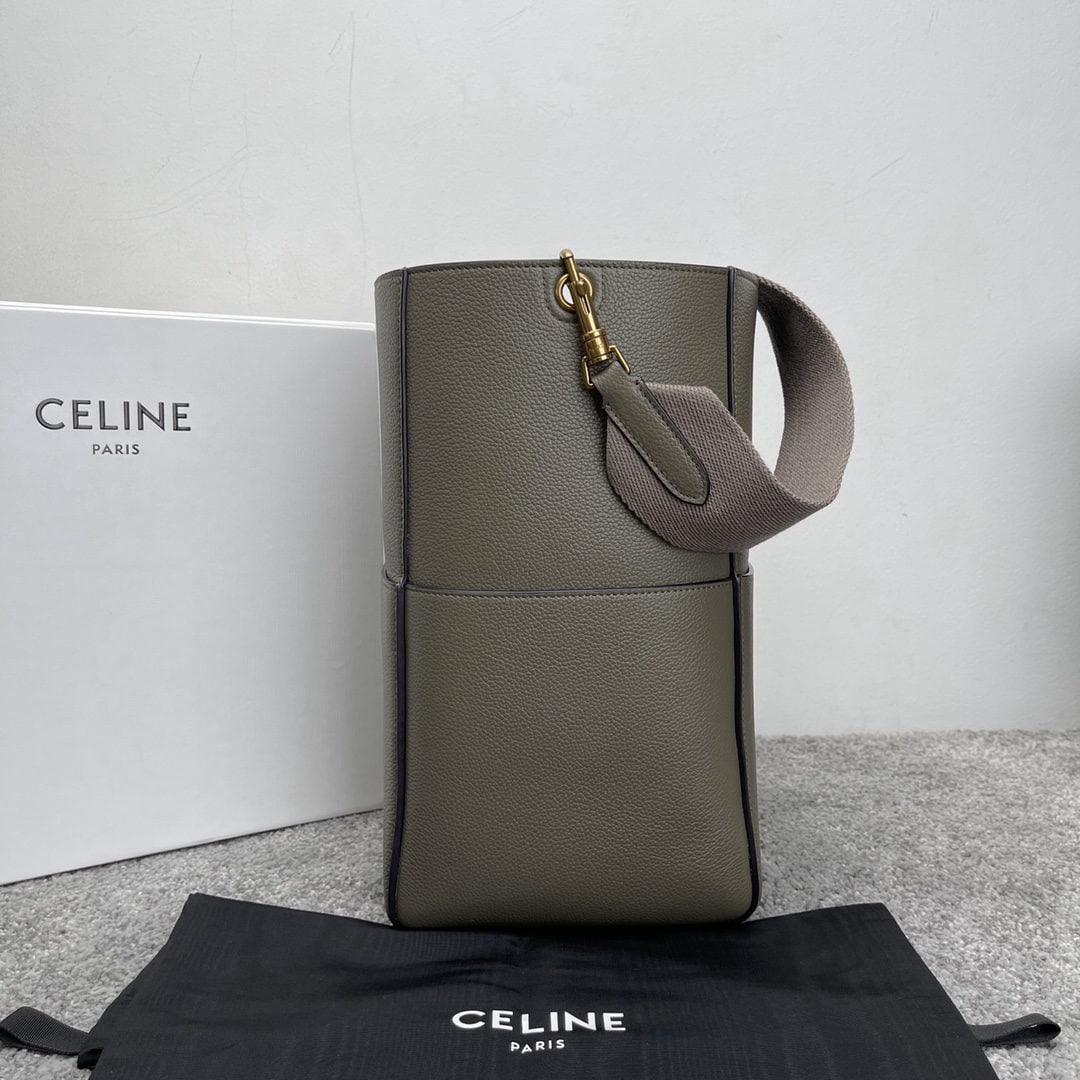 Celine: We offer FREE SHIPPING for both domestic and international clients who bid over $500. SANGLE BUCKET Soft Grained Cowhide Bucket Bag, Dimensions: 23x33x17 cm, Cowhide leather, Lining: Cowhide fabric,