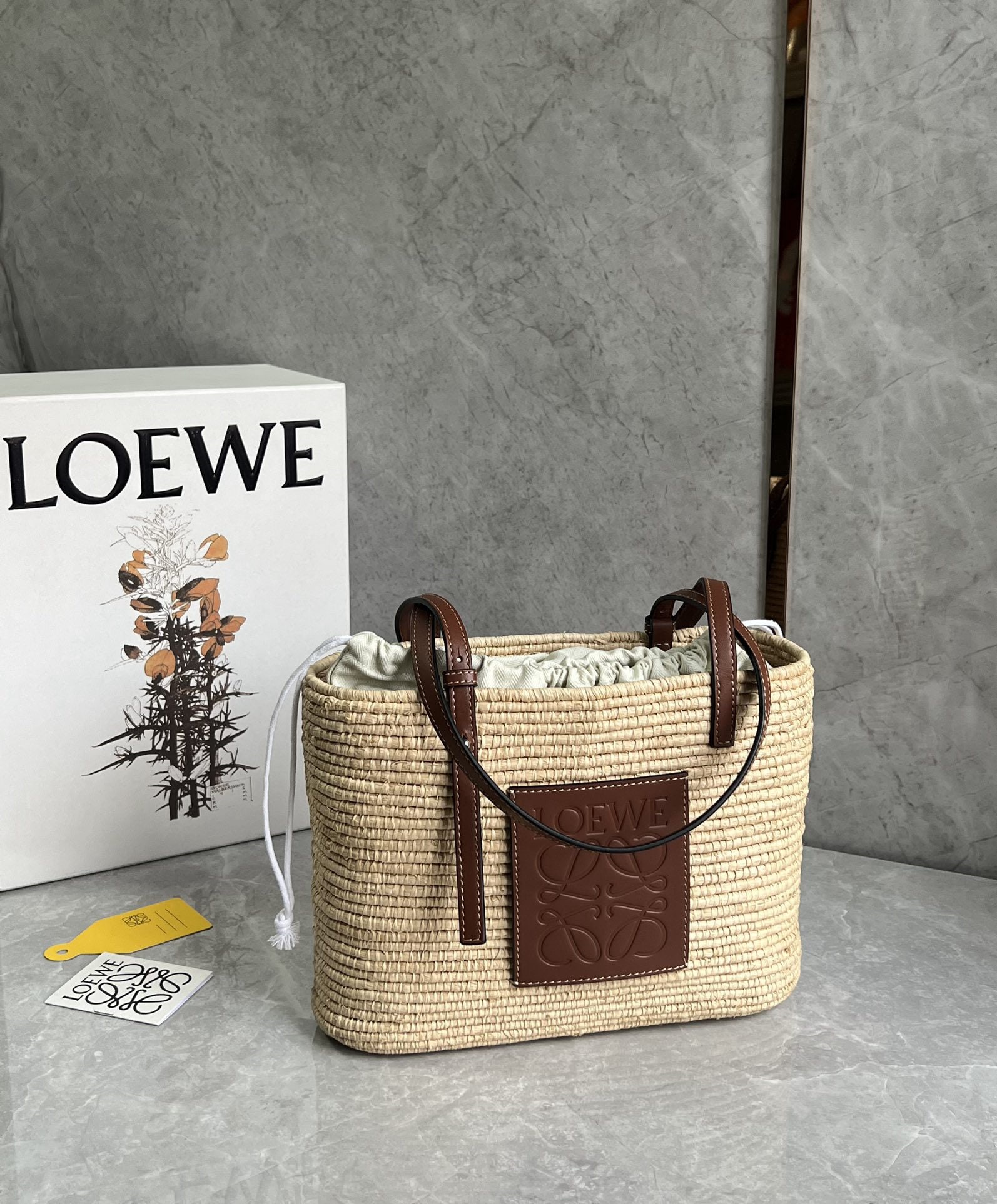 LOEWE (1 of 1)