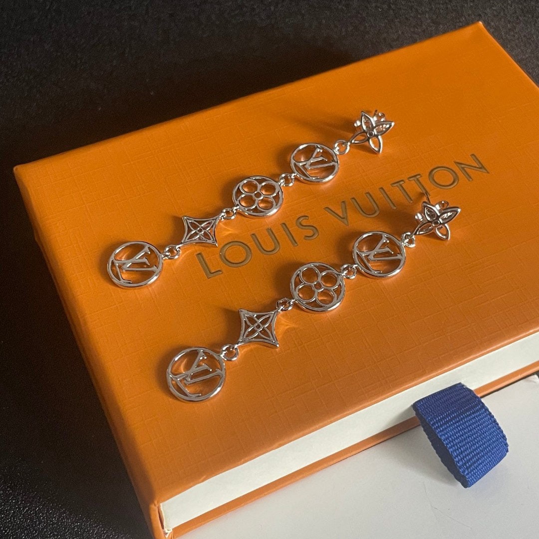 LV letter earrings: We offer FREE SHIPPING for both domestic and international clients who bid over $500. LV 2025 Early Spring Earrings: Vintage LV Letter Earrings, Perfect for Summer Pairing with T-shirts ?C Understated