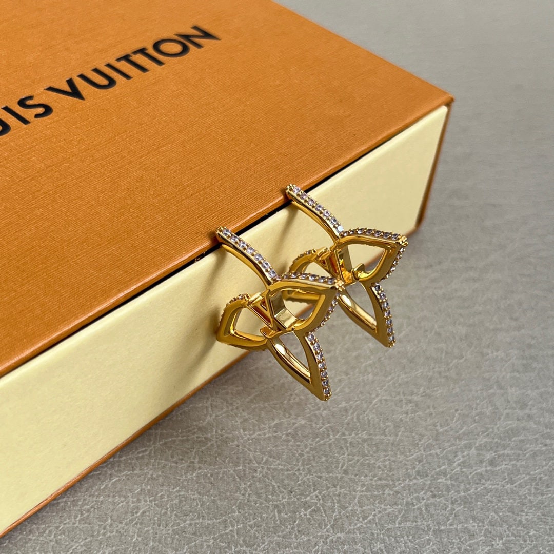 LV earrings: We offer FREE SHIPPING for both domestic and international clients who bid over $500. Louis Vuitton LV earrings: Unique materials and design, retro yet avant-garde. A wonderful gift for you or your lo