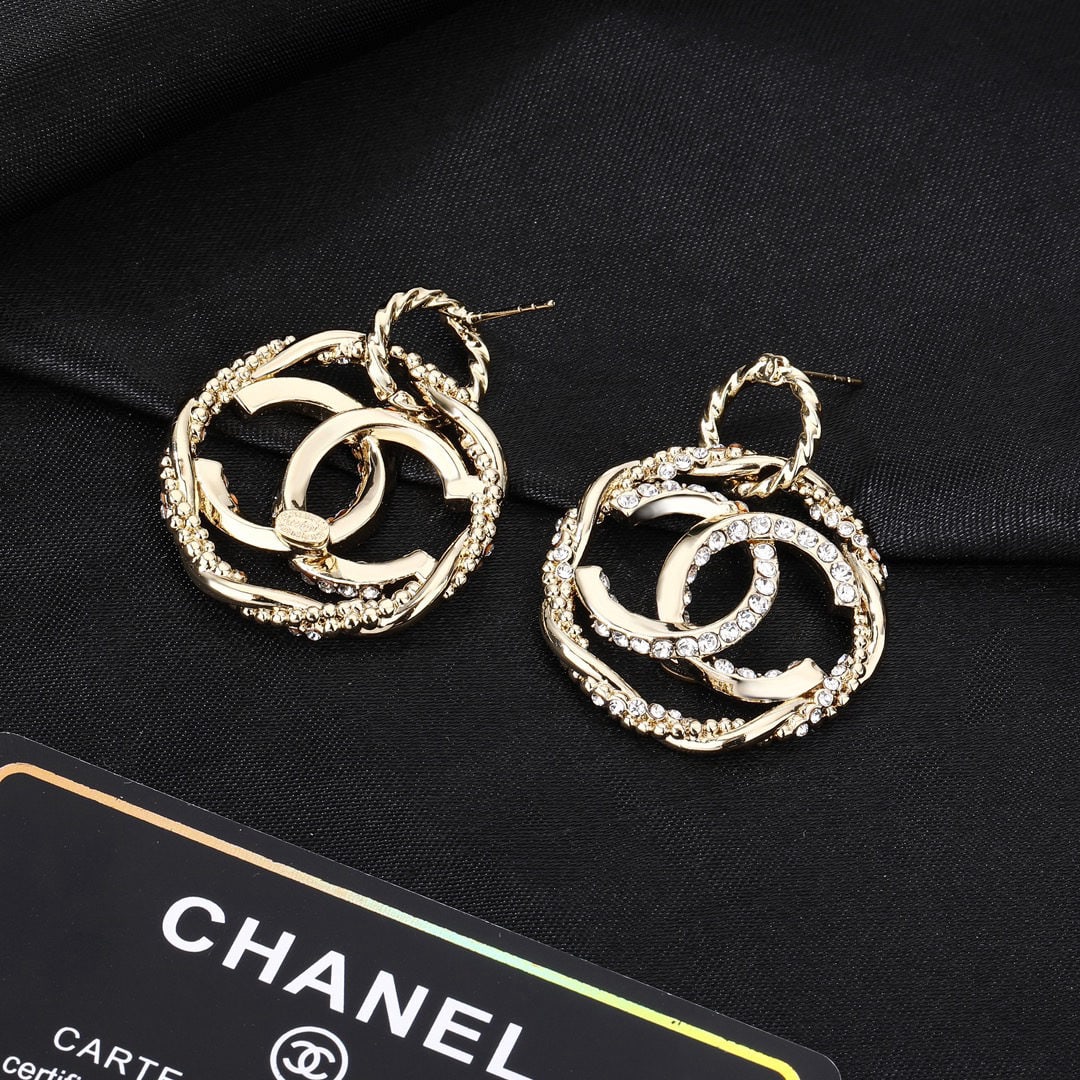 Chanel double C hoop earrings: We offer FREE SHIPPING for both domestic and international clients who bid over $500. Chanel double C hoop earrings A wonderful gift for you or your loved one. Currencies including USD, CAD, GBP, EUR,