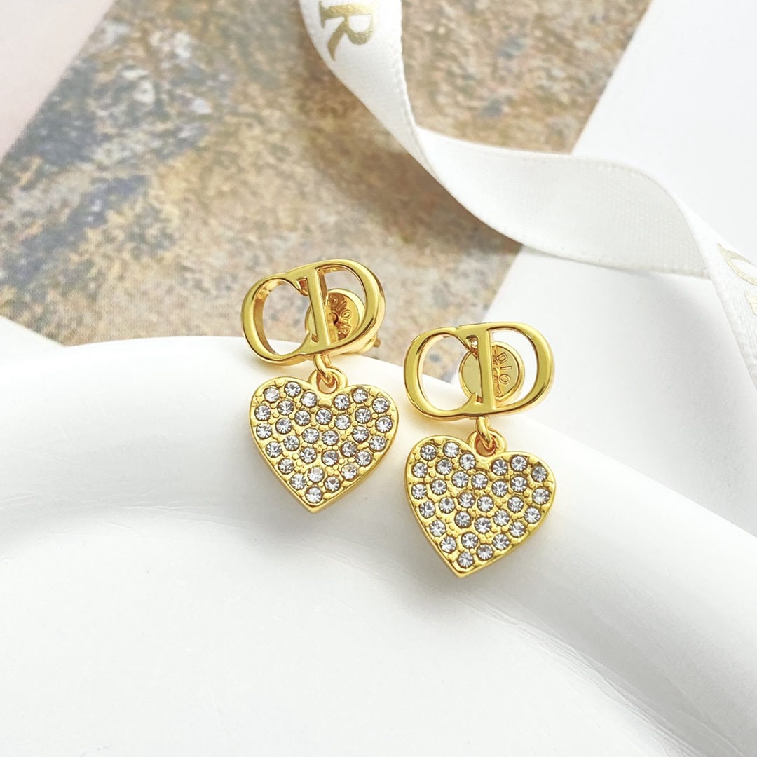 Dior Gold CDior: We offer FREE SHIPPING for both domestic and international clients who bid over $500. Dior gold earrings, perfect for a date or any occasion. A wonderful gift for you or your loved one. Currencies