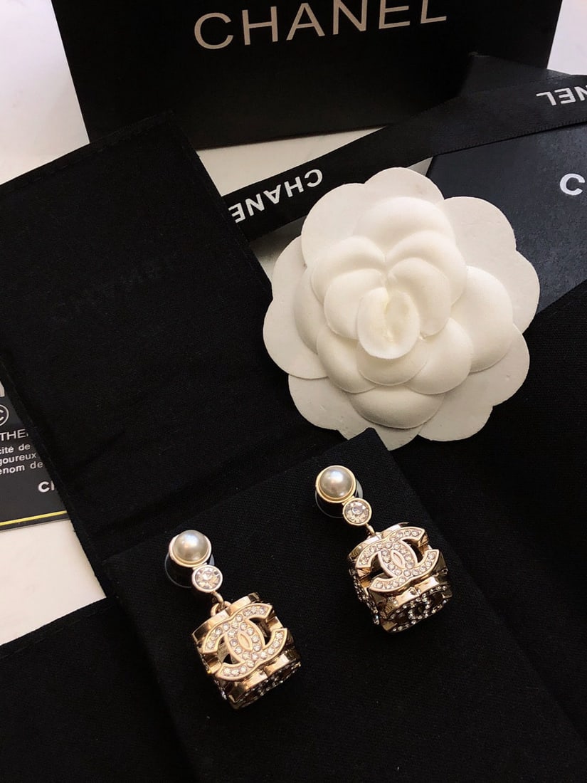 Chanel double C openwork diamond stud earrings: We offer FREE SHIPPING for both domestic and international clients who bid over $500. Chanel double C openwork diamond earrings are incredibly elegant, cute, and exquisite. A wonderful gift for you or