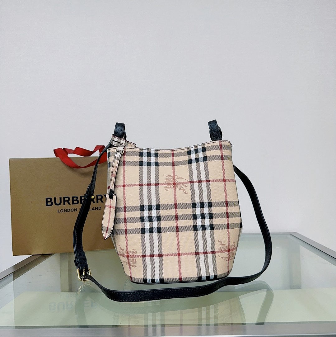 Burberry (1 of 1)