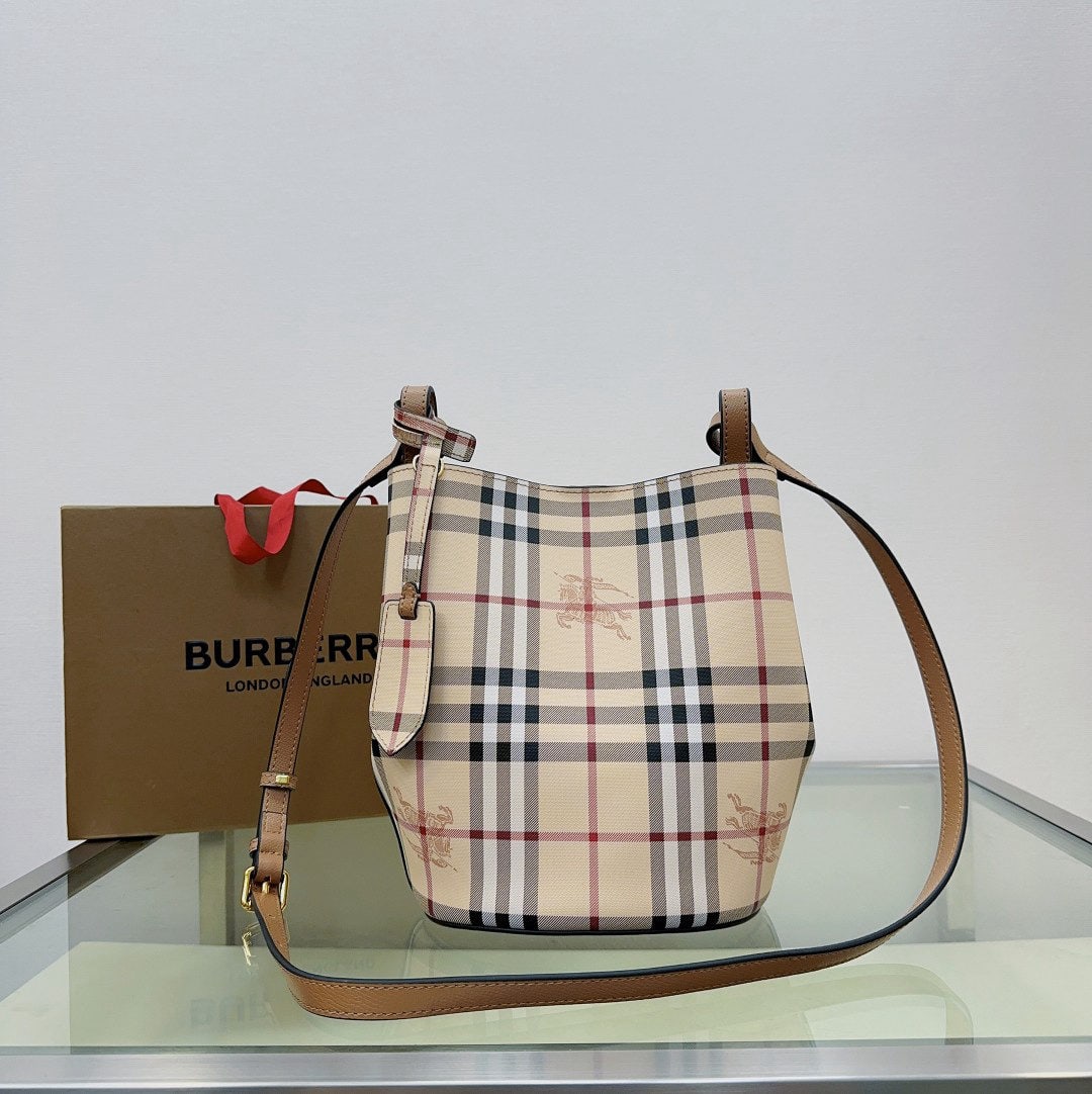 Burberry (1 of 1)
