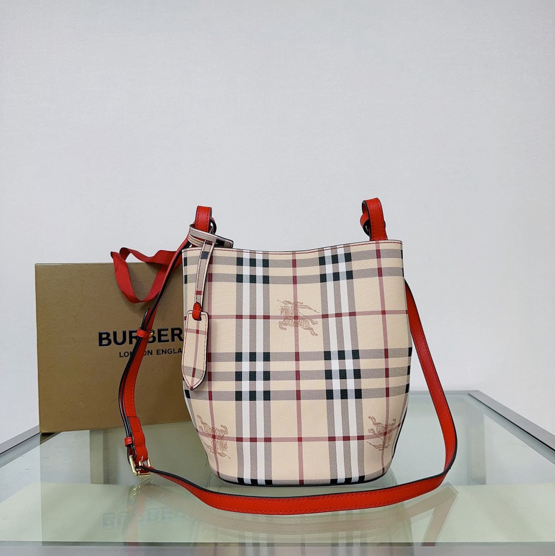 Burberry (1 of 1)
