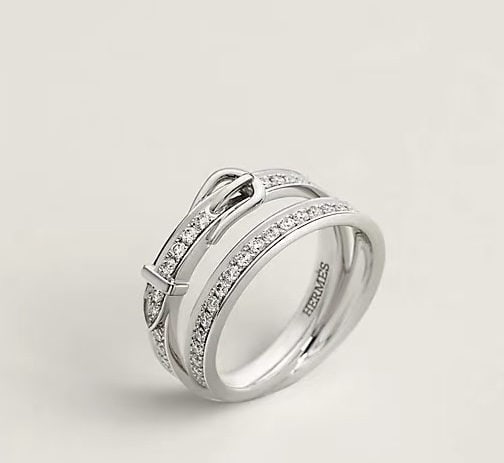 Hermes: We offer FREE SHIPPING for both domestic and international clients who bid over $500. Popular Hermes belt buckle rings with micro-pave setting and eight-heart and eight-arrow facets. A wonderful gift