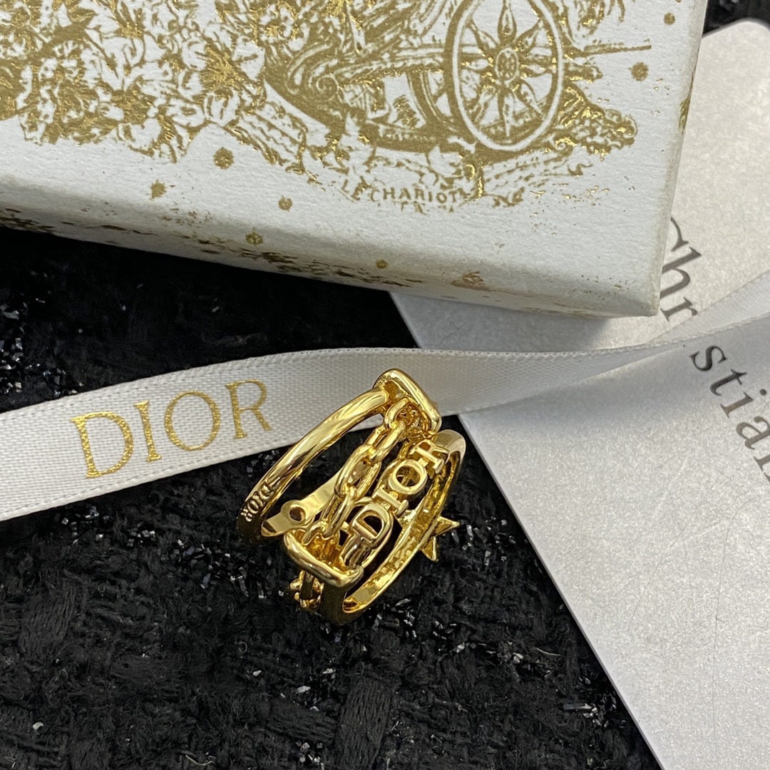 ring: We offer FREE SHIPPING for both domestic and international clients who bid over $500. The Dior logo ring is simple and elegant, with exquisite and delicate craftsmanship. A wonderful gift for you or y